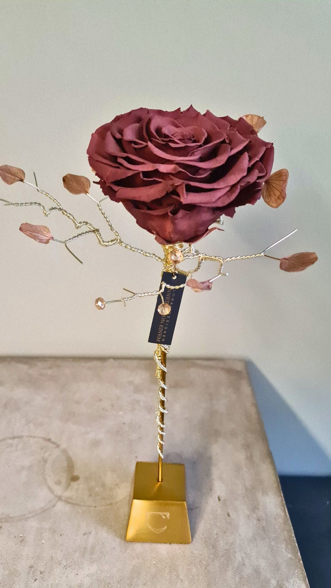 Rose på stativ
