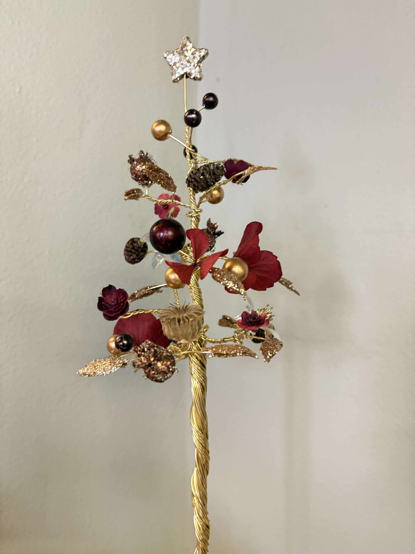 Tråd juletræ i rød/guld